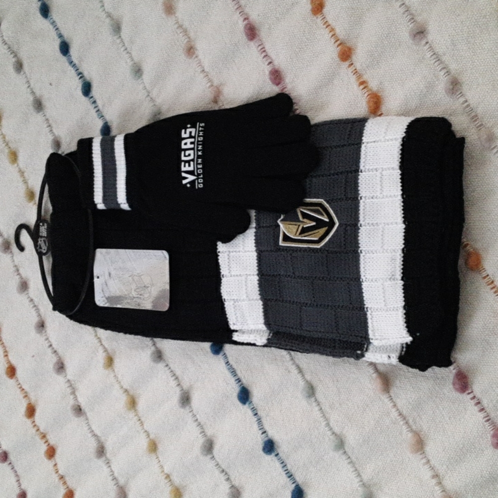 NHL Ice Hookey  Las Vegas Golden Knights Unisex Scarf & Glove  NEW